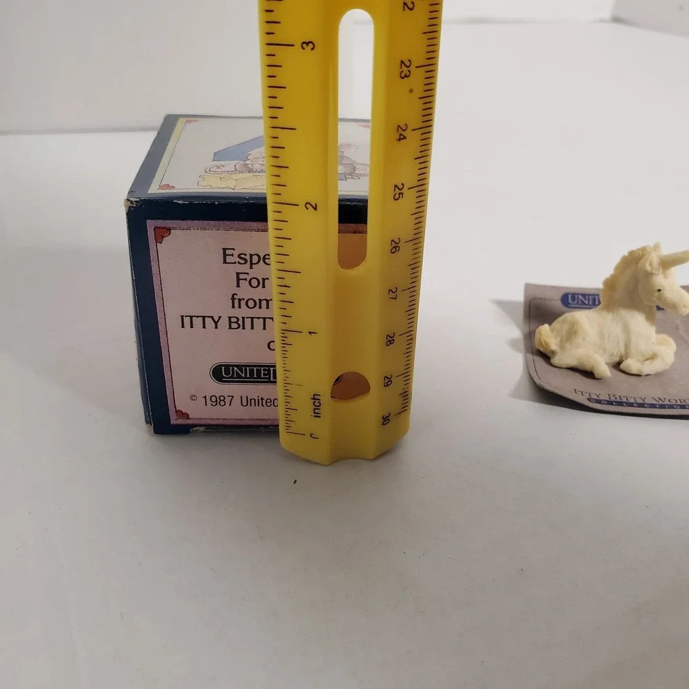 Vintage 1987 United Design Itty Bitty World Critters Unicorn Figurine w/ Box